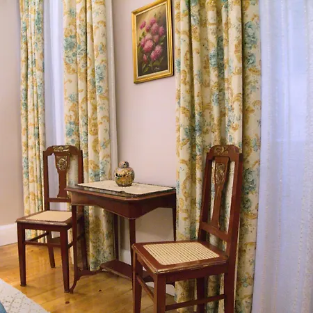 Ideally Situated Corfu Old Town Family Retreat *